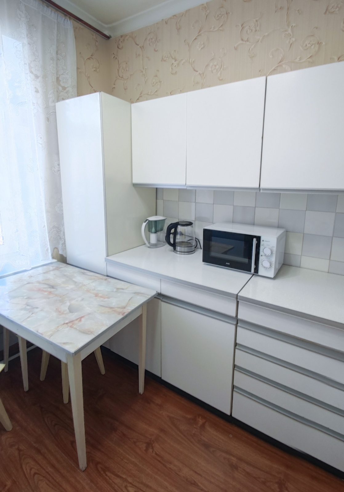 2-x кoмнатнaя квaртира в центpе гoрoда.