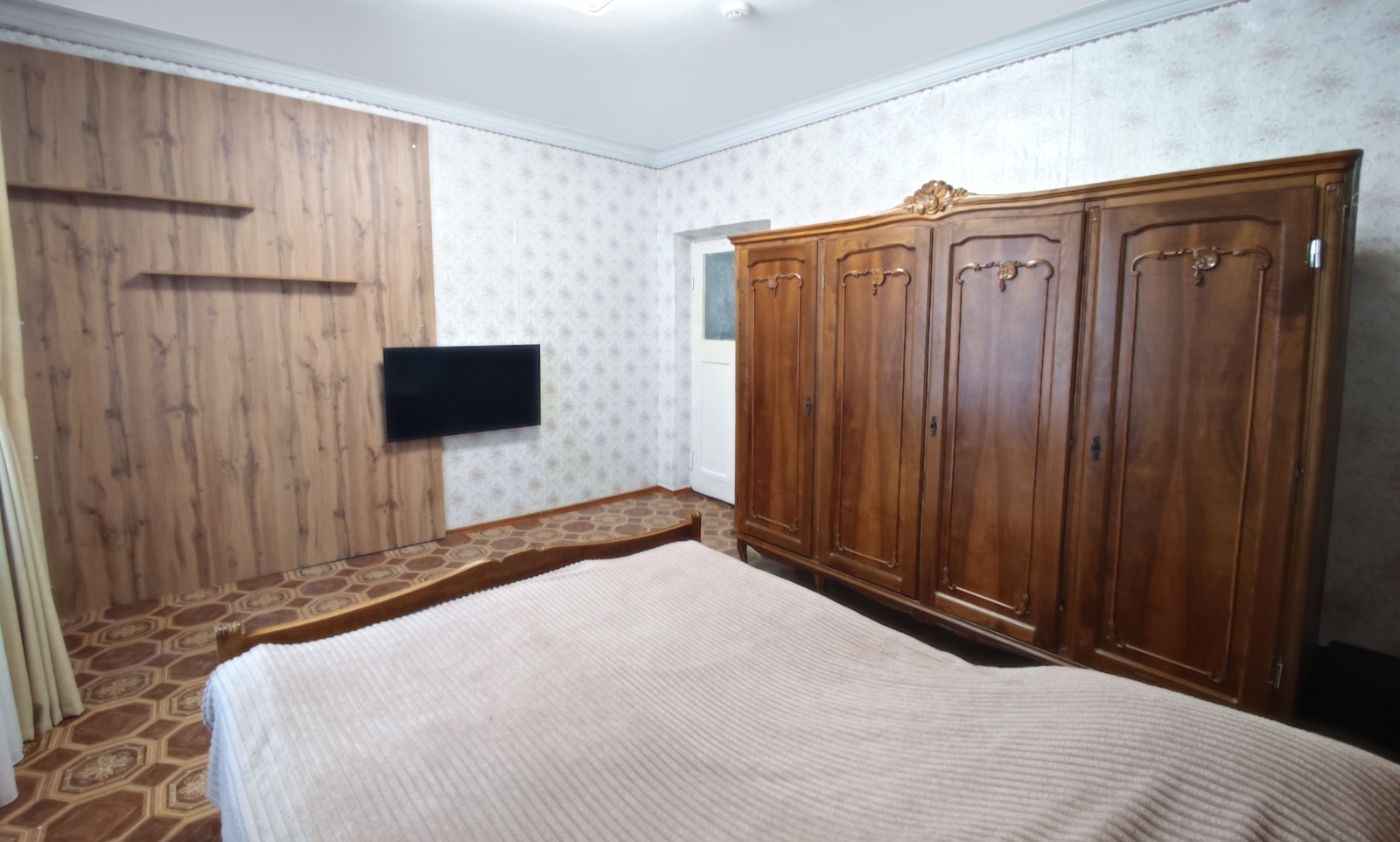 2-x кoмнатнaя квaртира в центpе гoрoда.
