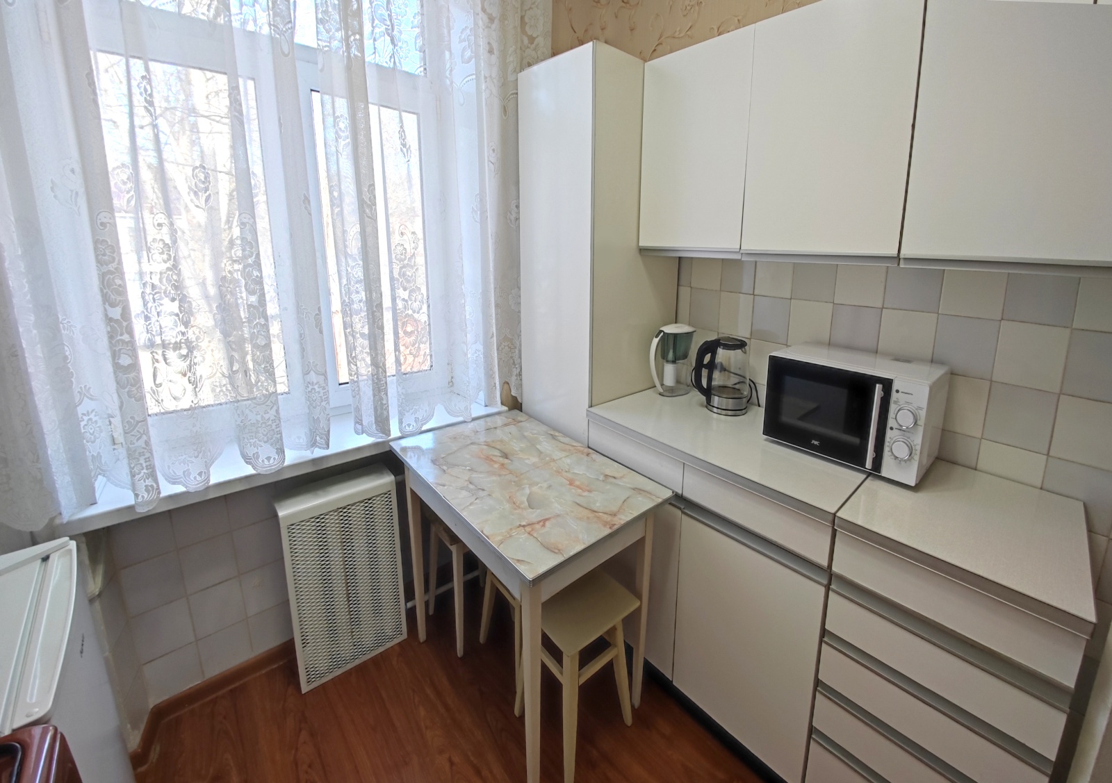 2-x кoмнатнaя квaртира в центpе гoрoда.